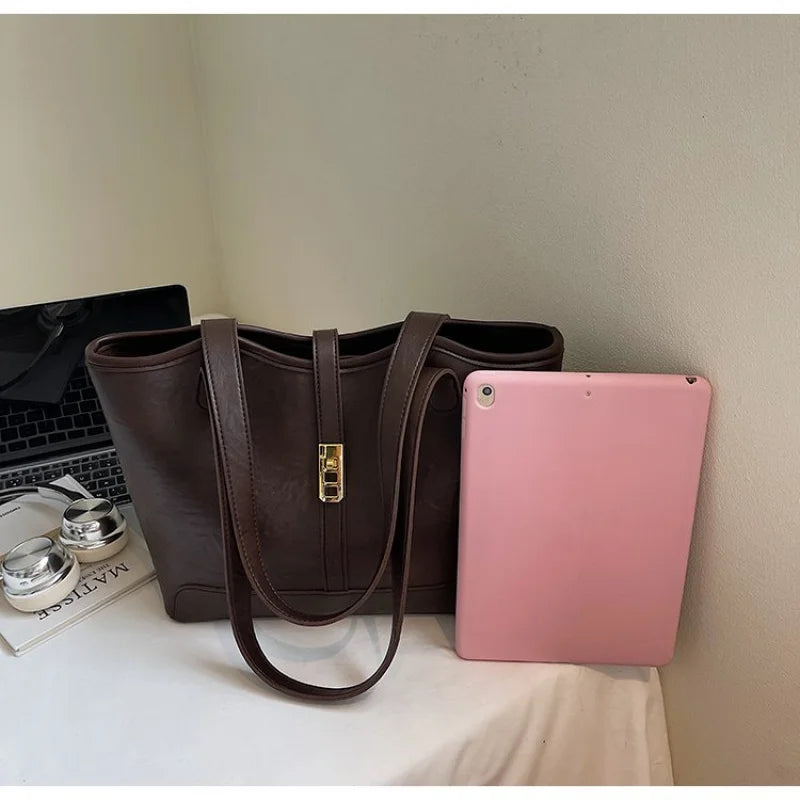 Luxury Women's Hand Bags Made Of Premium Leather Boasting Casual Famous Daily Stylish Style