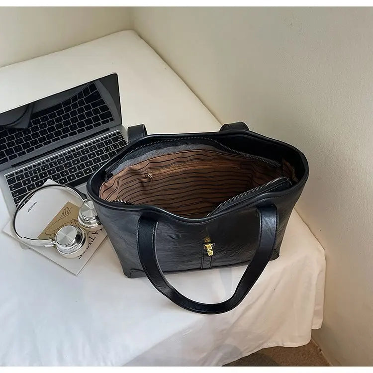 Luxury Women's Hand Bags Made Of Premium Leather Boasting Casual Famous Daily Stylish Style