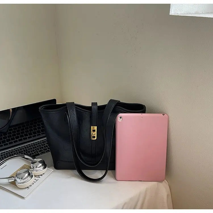 Luxury Women's Hand Bags Made Of Premium Leather Boasting Casual Famous Daily Stylish Style