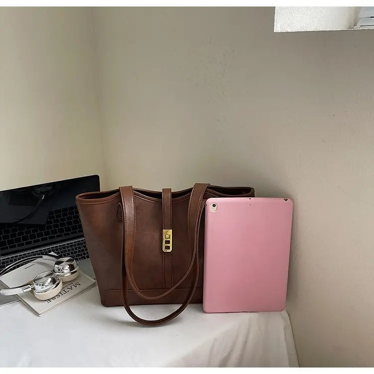 Luxury Women's Hand Bags Made Of Premium Leather Boasting Casual Famous Daily Stylish Style