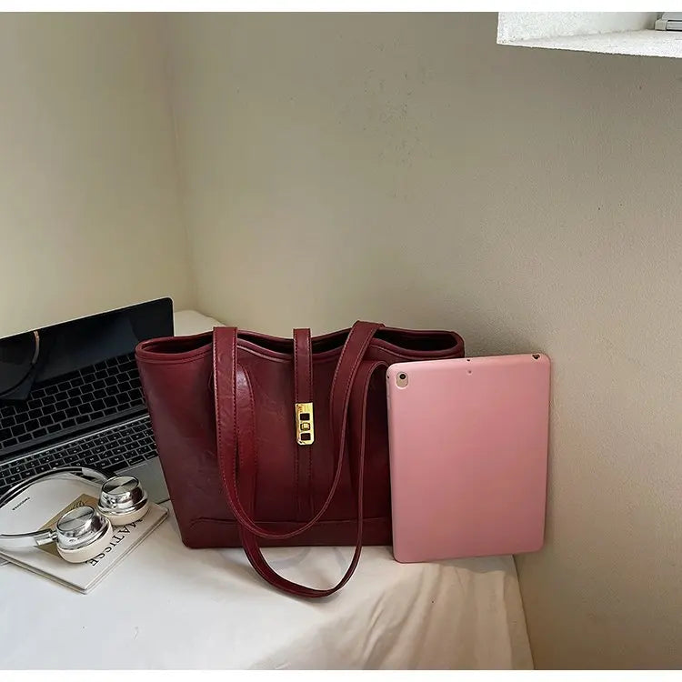 Luxury Women's Hand Bags Made Of Premium Leather Boasting Casual Famous Daily Stylish Style