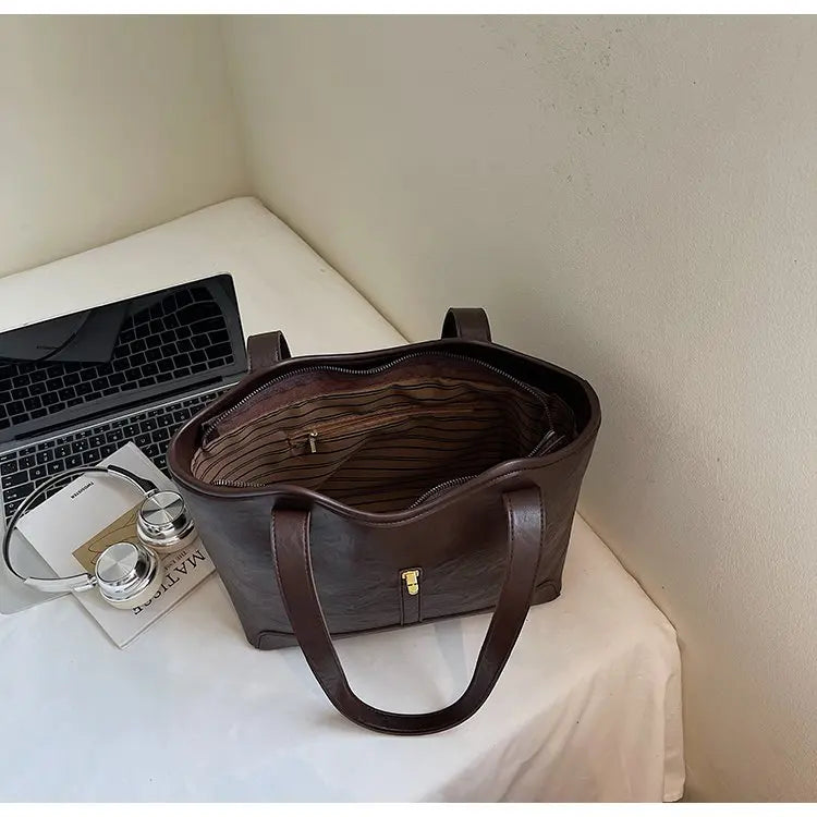 Luxury Women's Hand Bags Made Of Premium Leather Boasting Casual Famous Daily Stylish Style