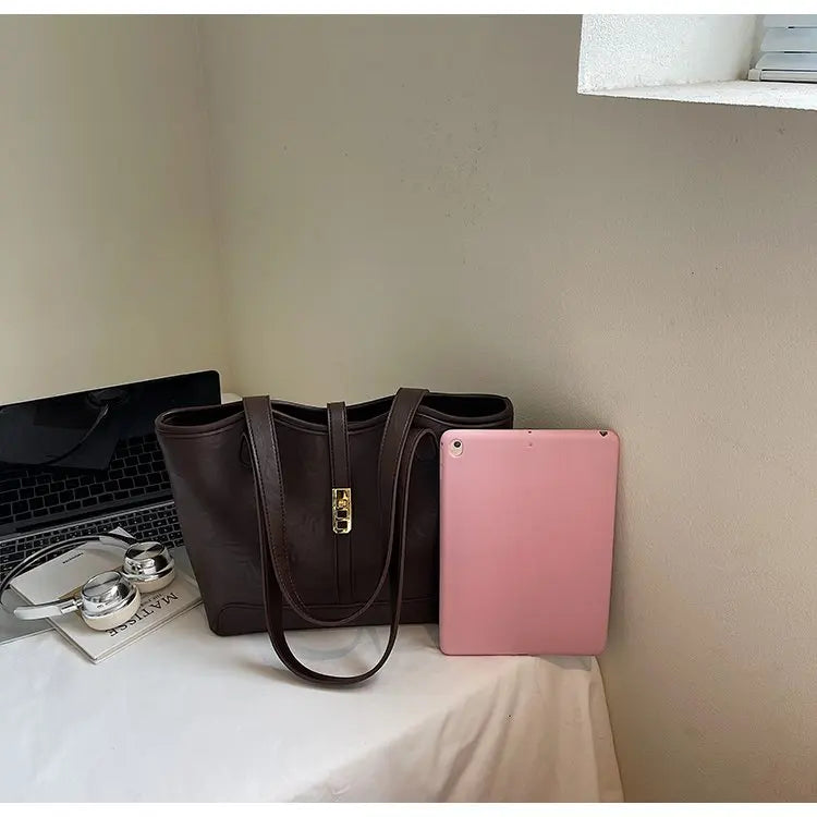 Luxury Women's Hand Bags Made Of Premium Leather Boasting Casual Famous Daily Stylish Style